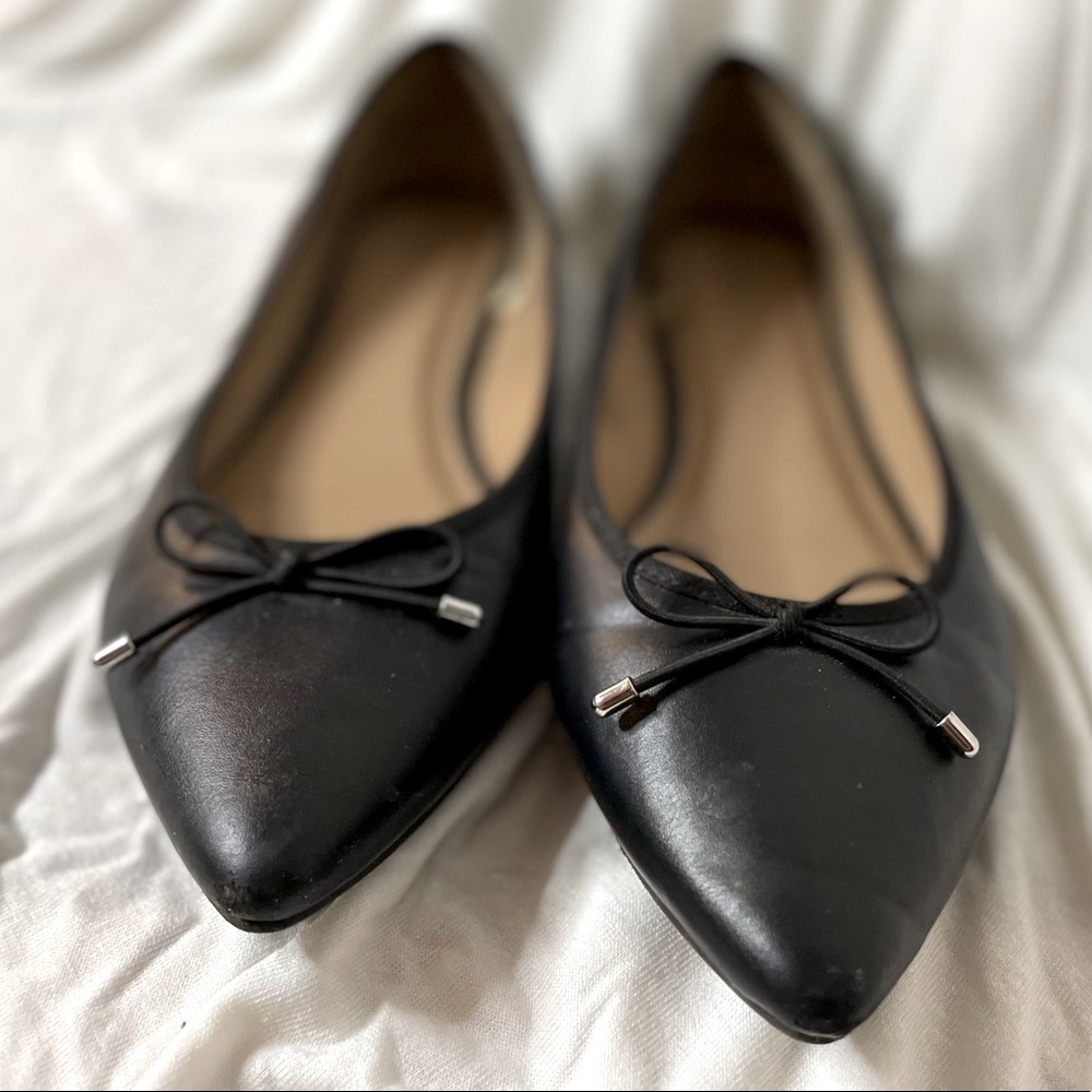 Pointed flats with bow